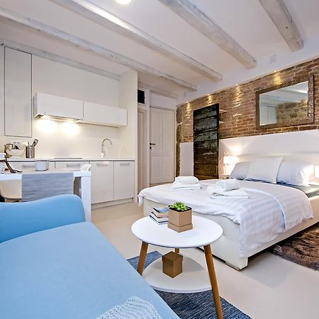 Luna Rooms And Studios Rovinj Kültér fotó