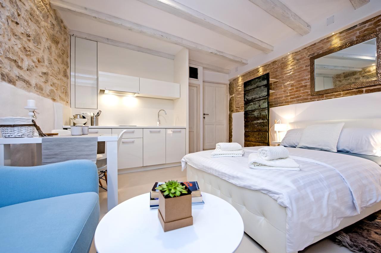Luna Rooms And Studios Rovinj Kültér fotó